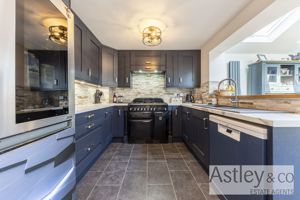 kitchen- click for photo gallery